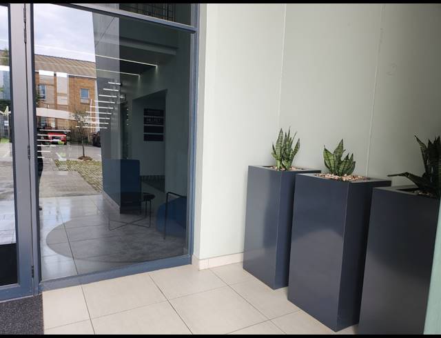 337M² OFFICE TO LET IN HALFWAY GARDENS